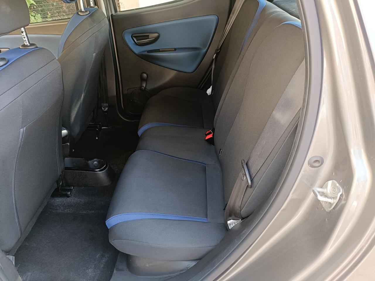 Lancia Ypsilon 1.2 69 CV 5 porte Silver