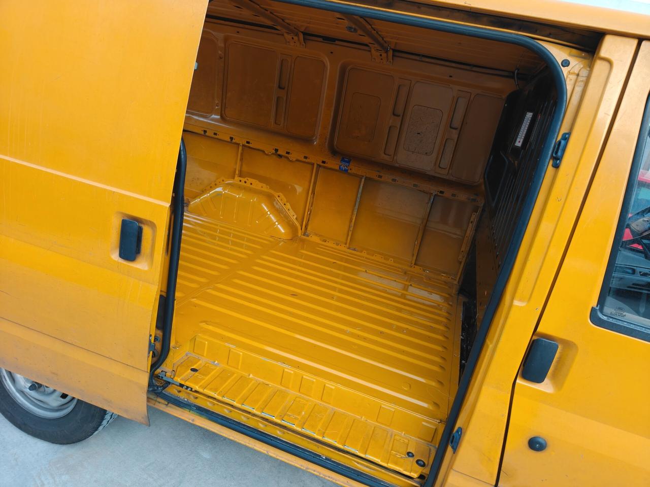 Ford Transit motore nuovo + tenda elettrica
