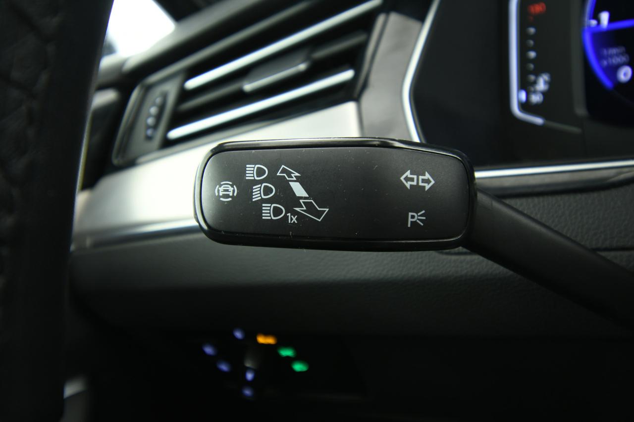 VOLKSWAGEN Passat Variant 2.0 tdi Executive 150cv dsg PELLE+ACC+APP CONNECT