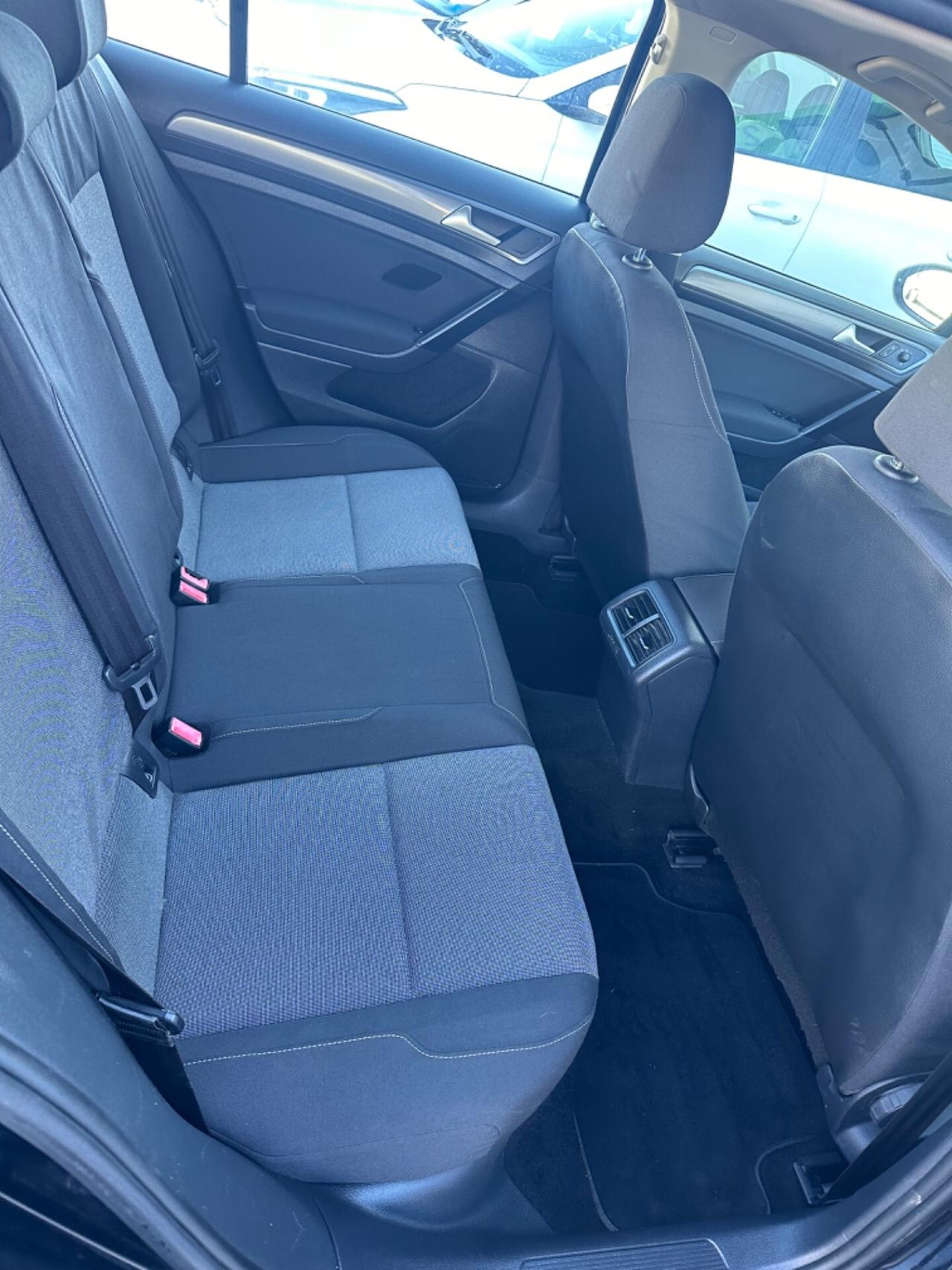 Volkswagen Golf 1.6 TDI ADATTA A NEOPATENTATI