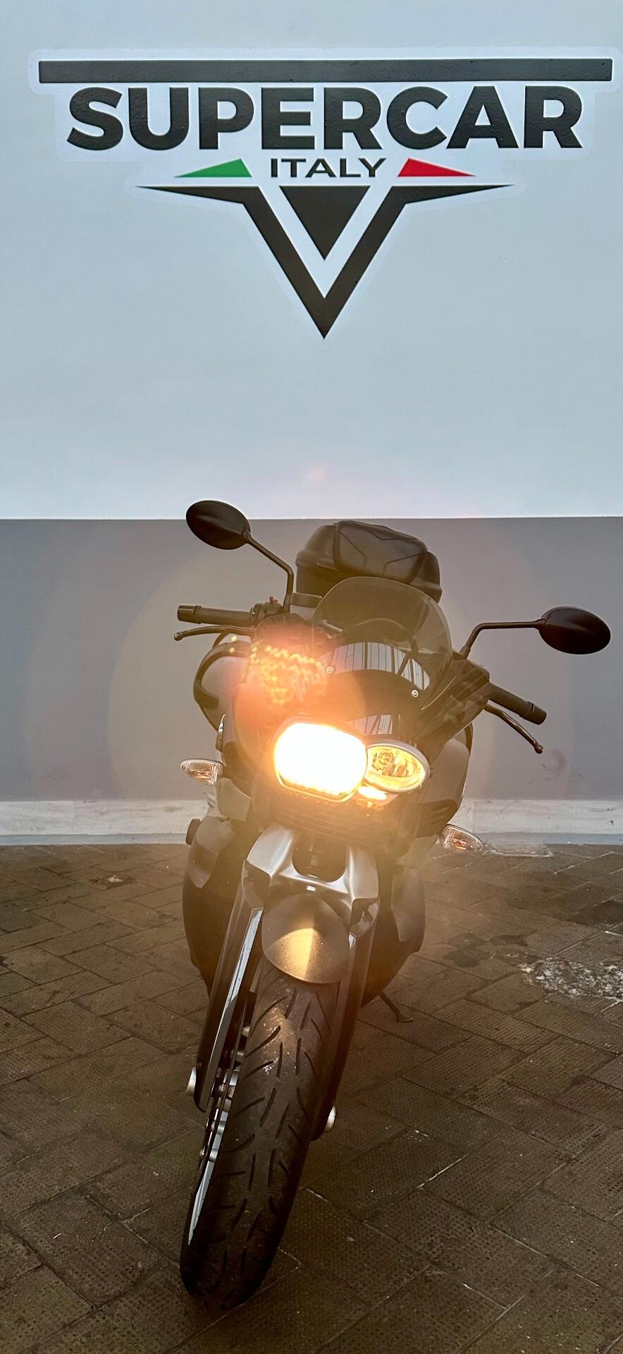 Bmw K 1200 R, tenuta e usata con amore e passione, pari al nuovo