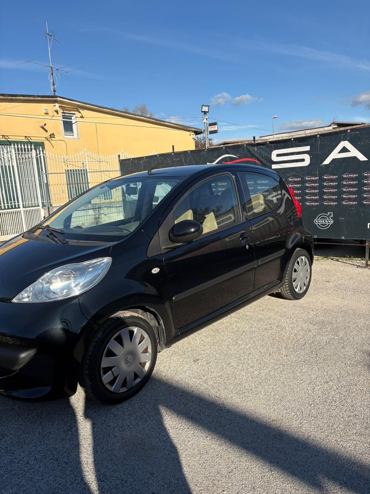 Peugeot 107 1.0 68CV 5p. Sweet Years 2Tronic