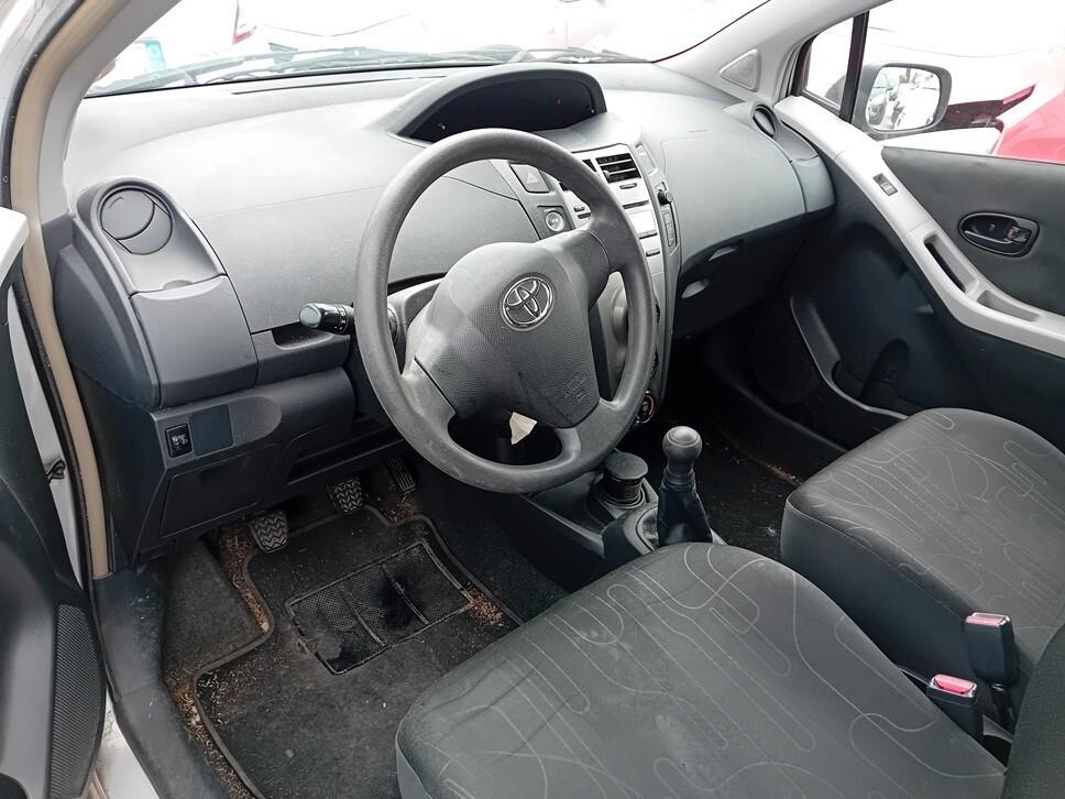 Toyota Yaris 1.0 3 porte Sol