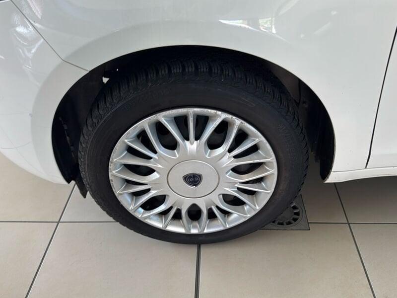 Lancia Ypsilon 1.2 69cv Silver