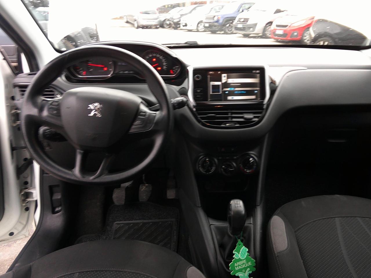 Peugeot 208 1.4 HDi 68 CV 5 porte Allure 12