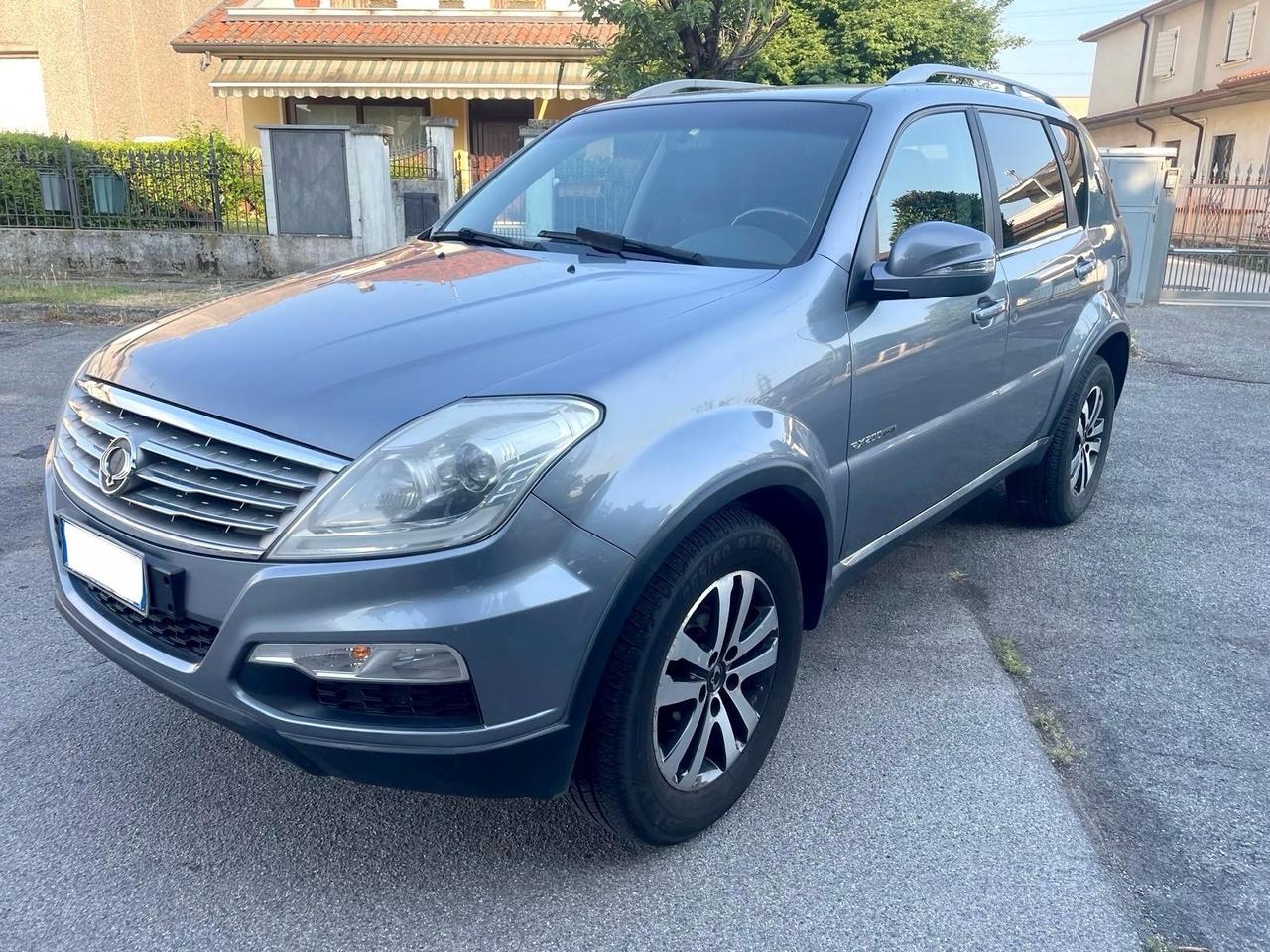 Ssangyong Rexton W 2.0 Xdi 4WD A/T Classy 7 posti2013