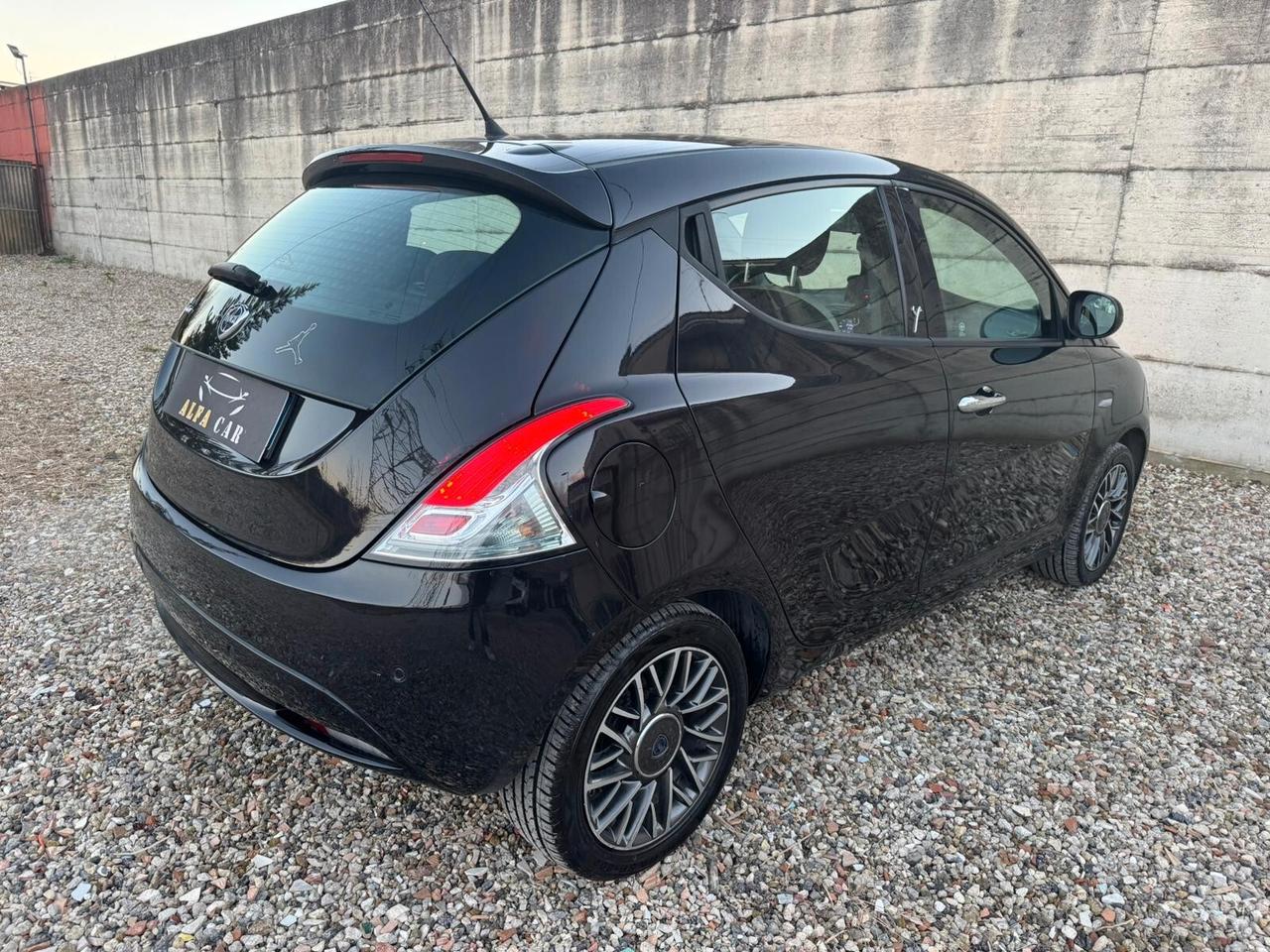 LANCIA YPSILON 1.2 69cv GPL 2016!! GOLD!!!