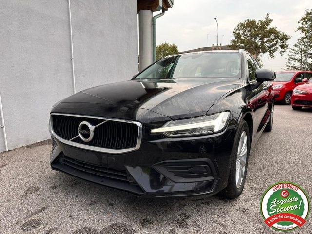 VOLVO V60 D3 Momentum PRO Navi Led Uniproprietario