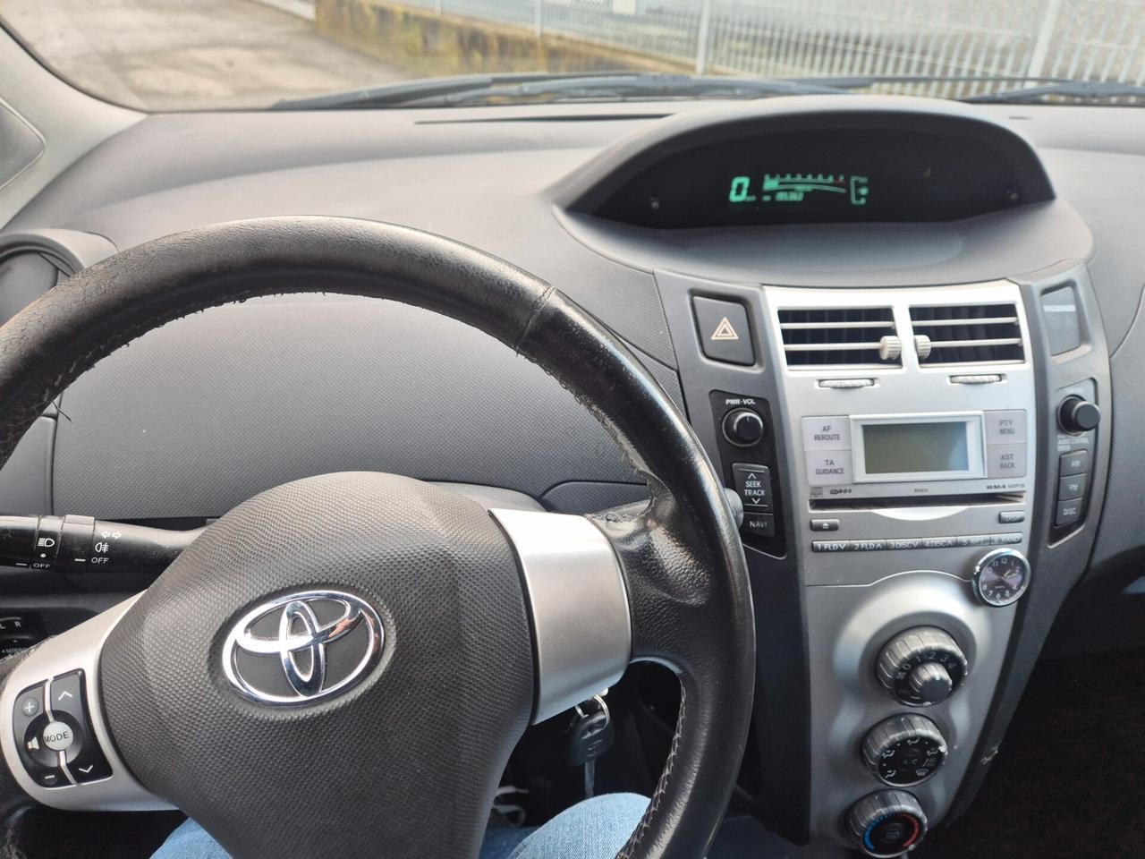 Toyota Yaris 1.0 Benzina 5 porte Sol