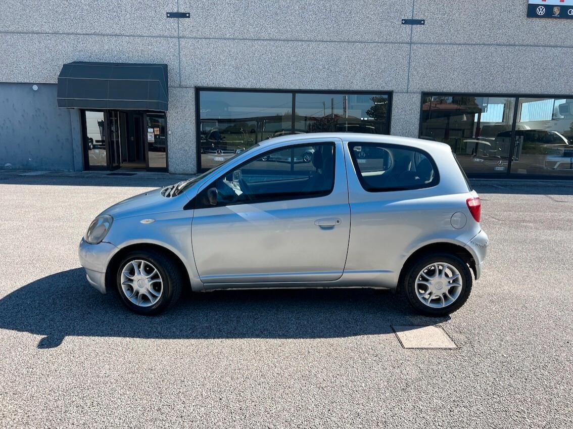 Toyota Yaris Yaris 3p 1.0 - 102.500 KM - NEOPATENTATI