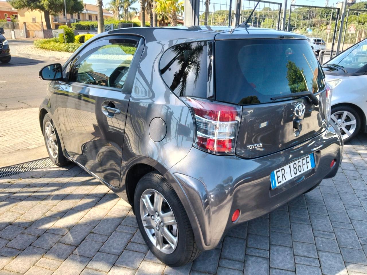 Toyota iQ 1.0 CVT Trend