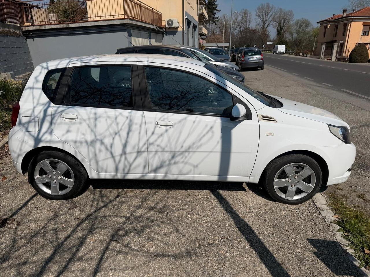 Chevrolet Aveo 1.2 5P. LT GPL