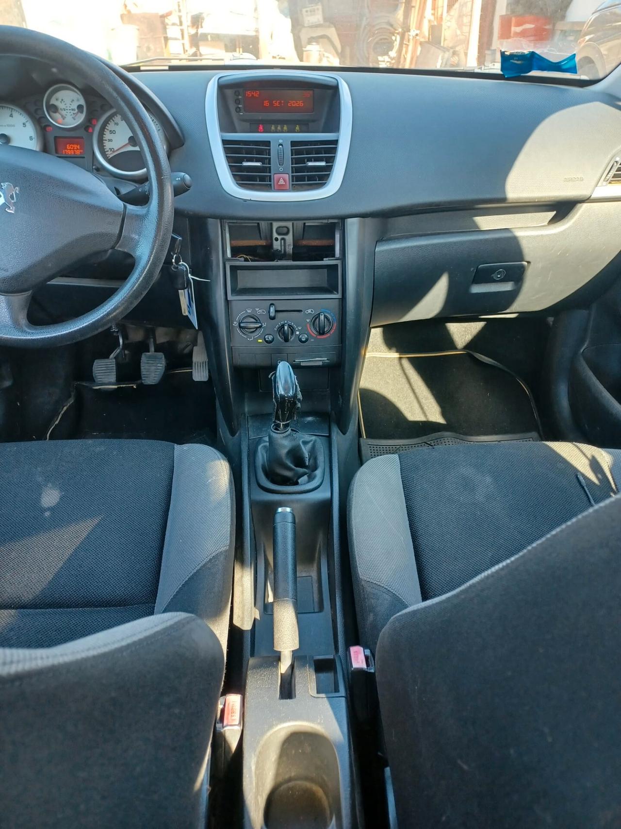 Peugeot 207 1.4 88CV 5p. ONE Line