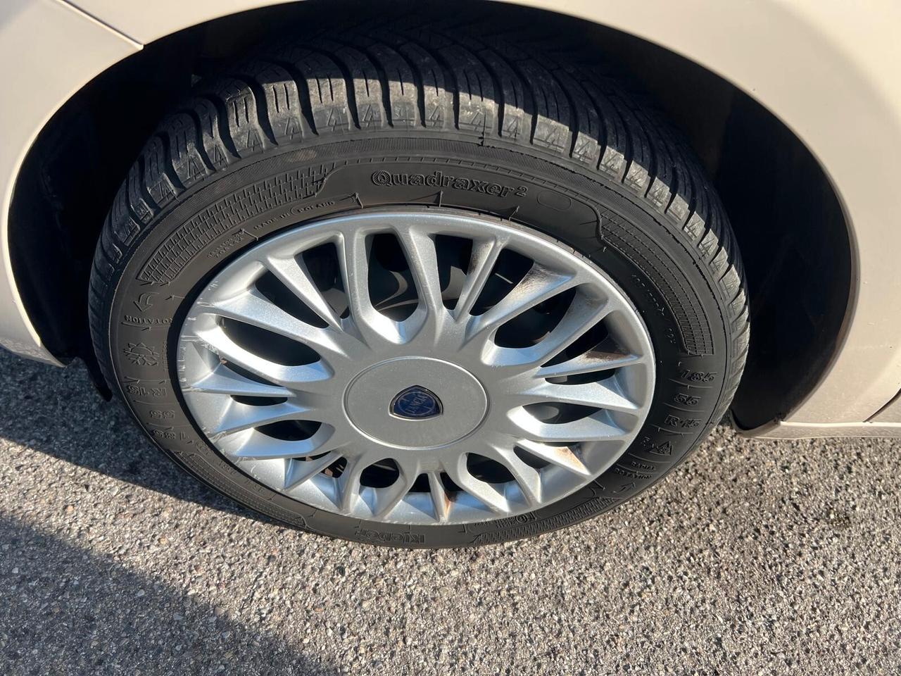 Lancia Ypsilon 2015 1.2 8v Platinum 69cv E6*ok neopatentati*