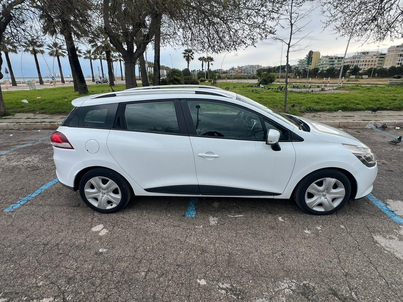 Renault Clio Sporter 1.5 dCi 8V 75CV Live 2014