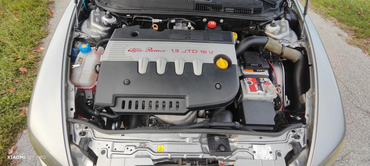 Alfa Romeo 147 JTD 150cv Q2 (BELLA)