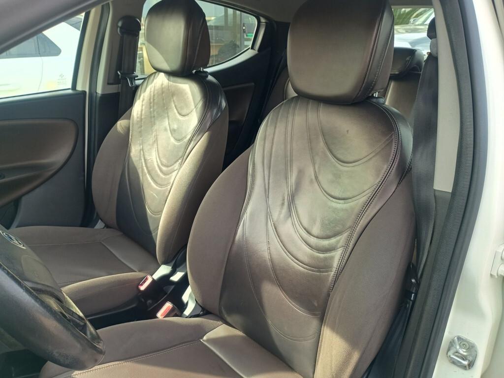 Lancia Ypsilon 1.3 MJ 95cv 5 porte Platinum