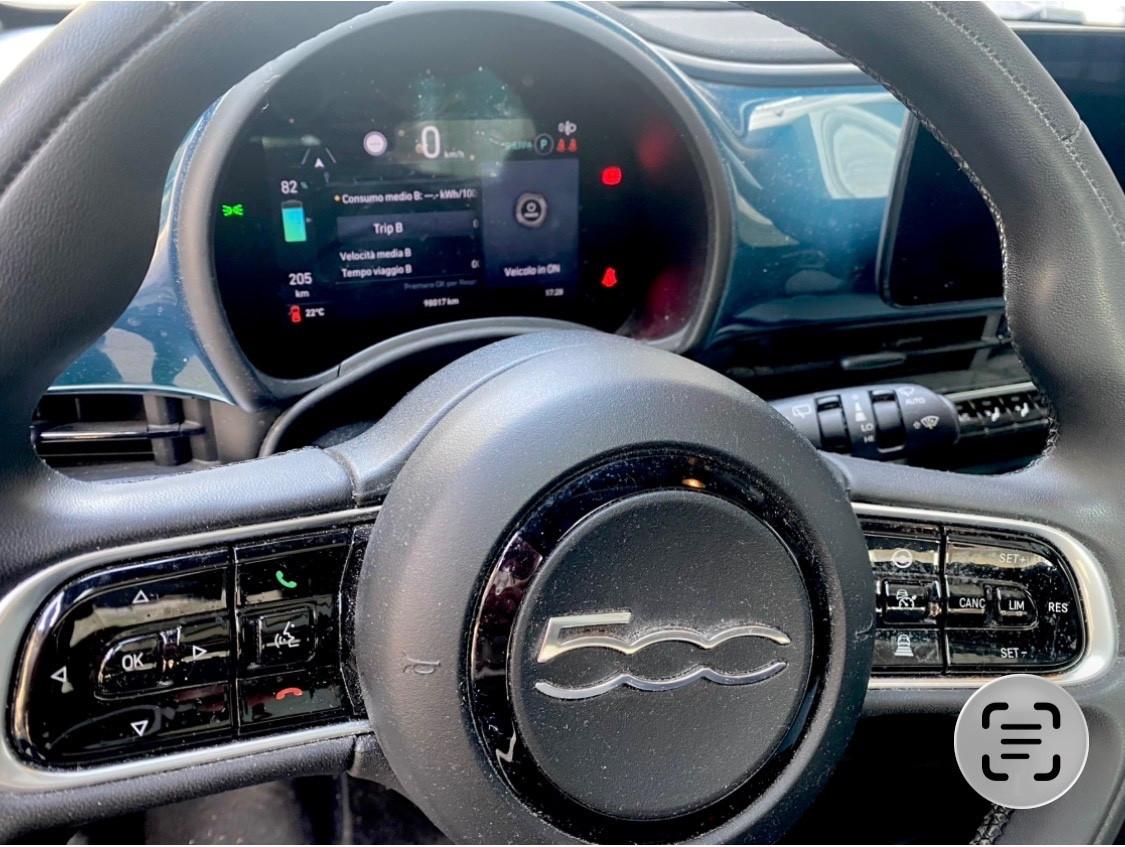 Fiat 500 500e Berlina 42 kWh La Prima