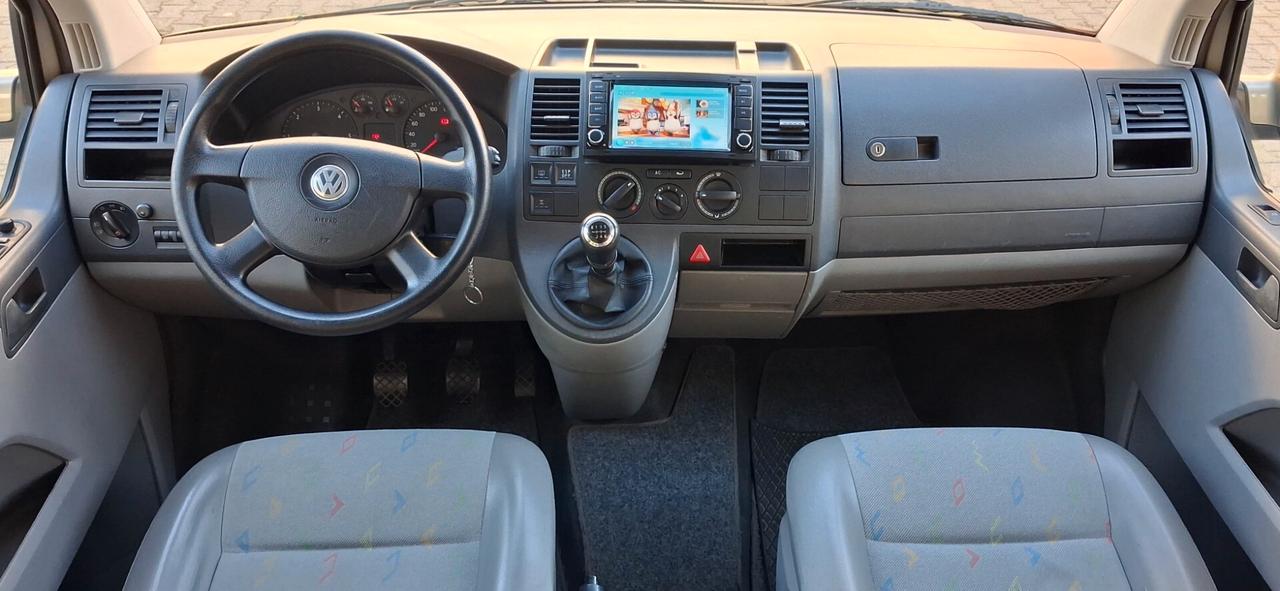 Volkswagen TransporterT5 2.5 TDI 4Motion Comfortline N1 6posti
