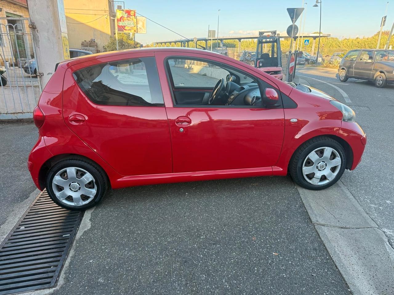 Toyota Aygo 1.0 12V VVT-i 5 porte Sol