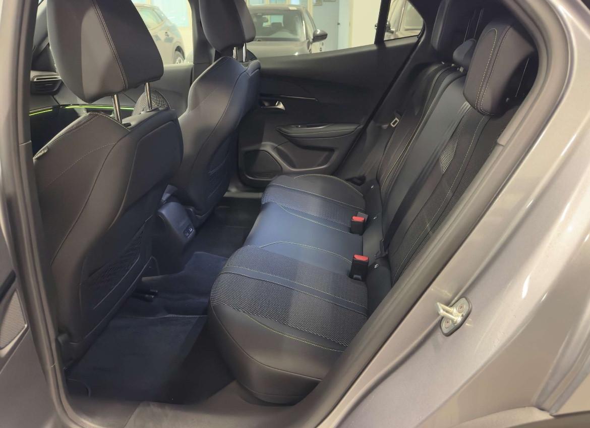 Peugeot 2008 PureTech 130 GT EAT8