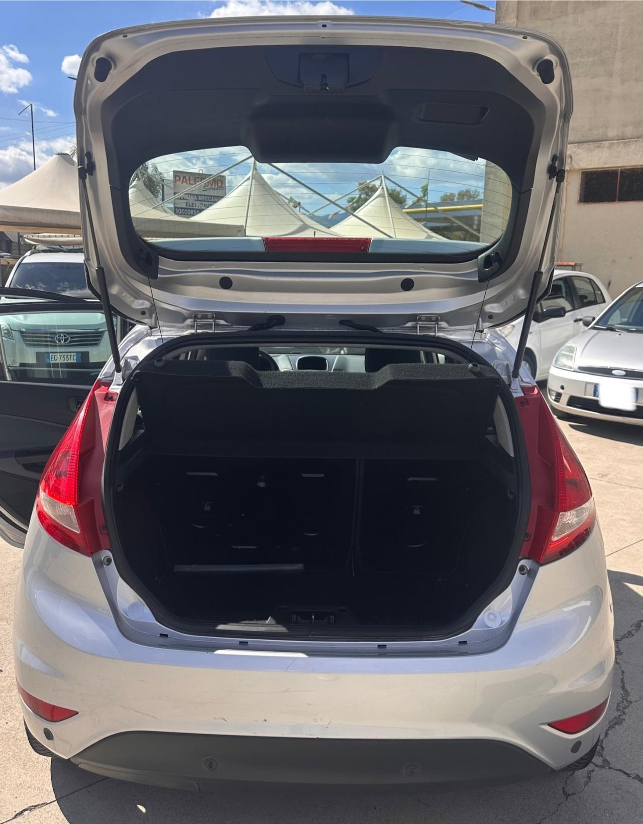 Ford Fiesta 1.2 82 CV 5 porte NEOPATENTATI