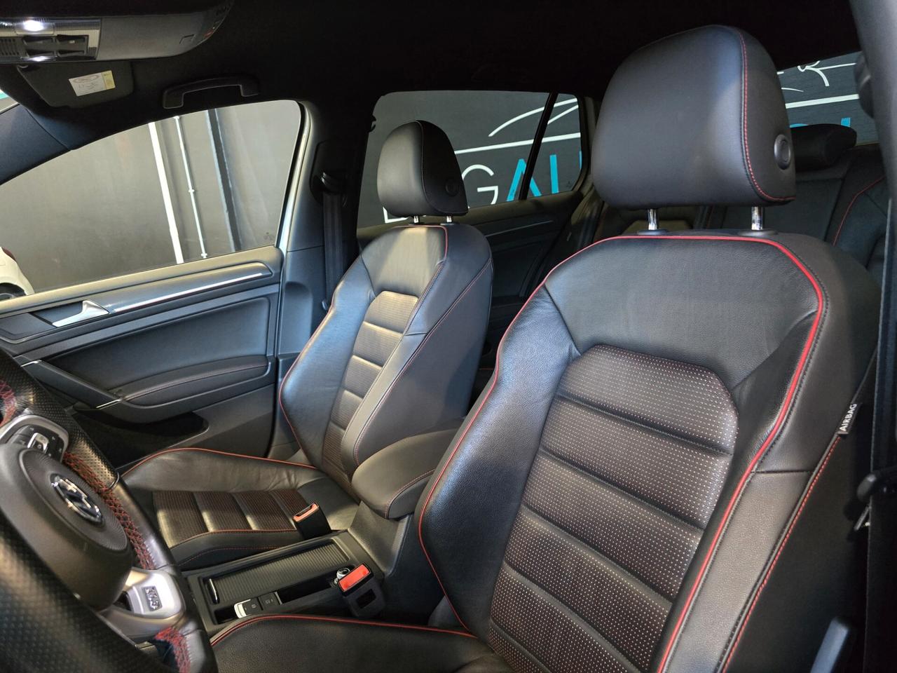 Volkswagen Golf GTI 2.0 TSI TCR DSG