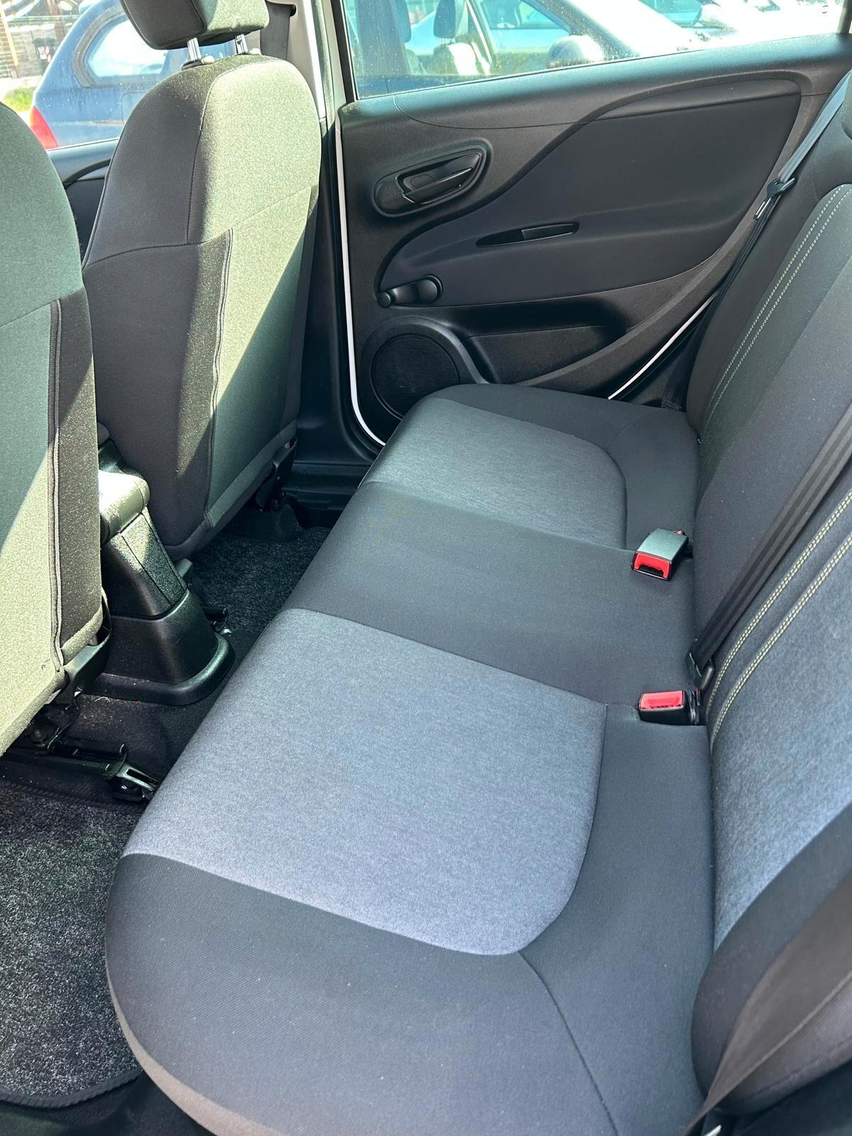 Fiat Punto 1.2 8V 5 porte Lounge ok neo patentati