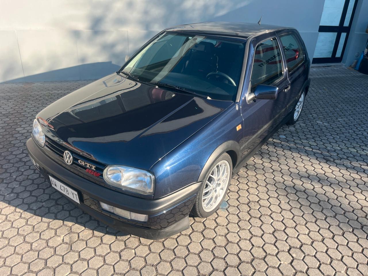 Volkswagen Golf GTI 2.0 16V cat 3 porte