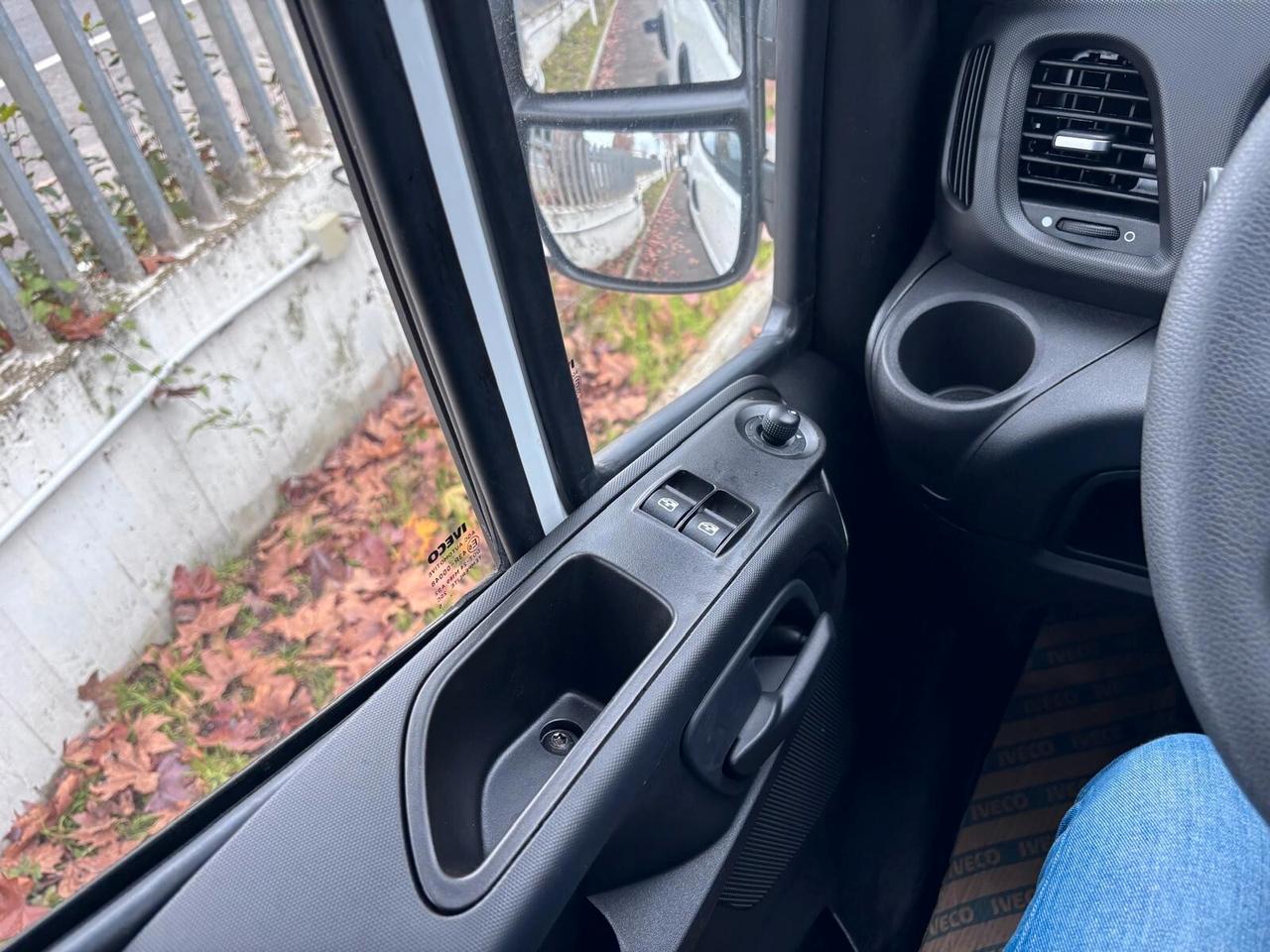 Iveco daily 35C160 motore 3000 doppia cabina modello 2025