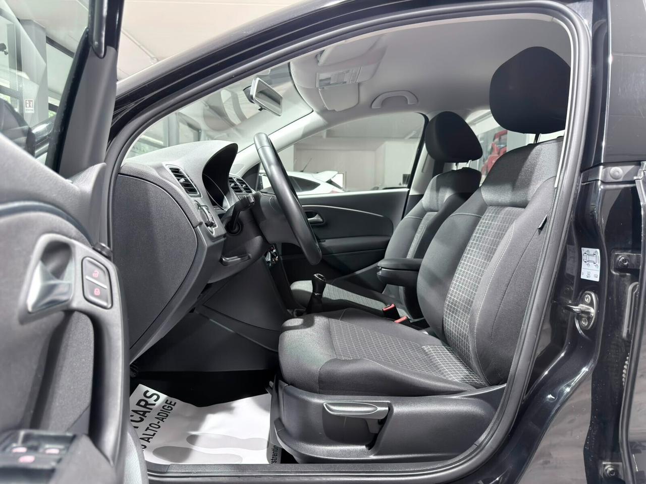 VW POLO 1.0mpi 75cv 79.000km 1HANDE NEOPATENTATI