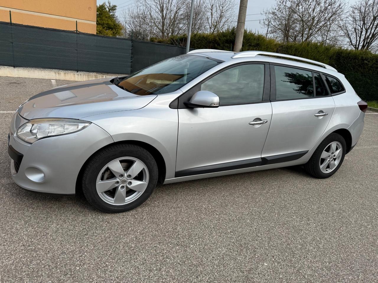 Renault Megane SporTour 1.5 dci - NAV. - 12 MESI DI GARANZIA -