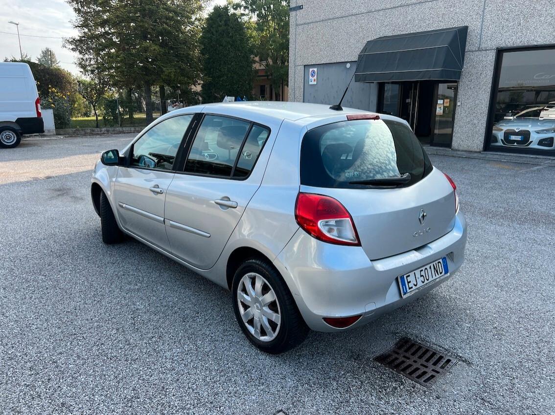 Renault Clio 5p 1.2 16v 75cv - NEOPATENTATI