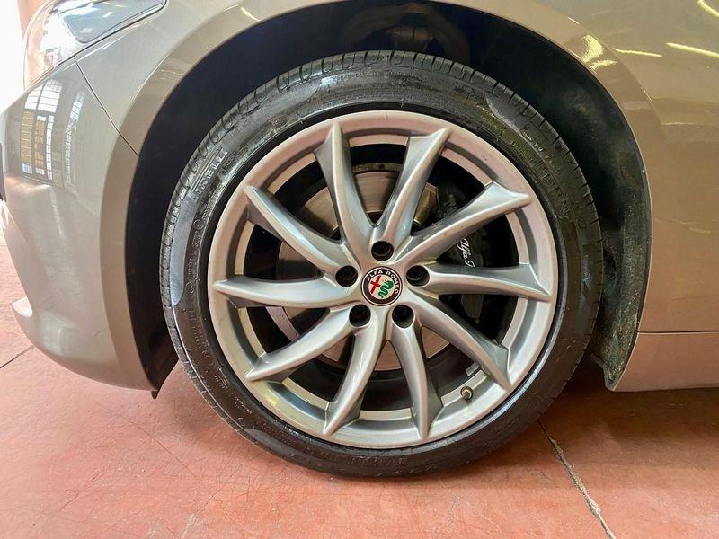 Alfa Romeo Giulia 2.2 Turbodiesel 210 CV AT8 AWD Q4 Veloce
