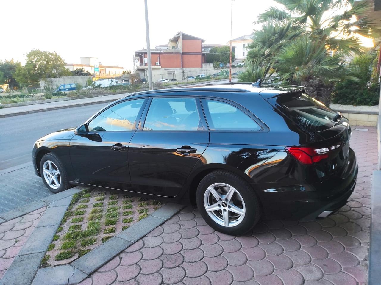 Audi A4 Avant 30 TDI/136 CV S tronic