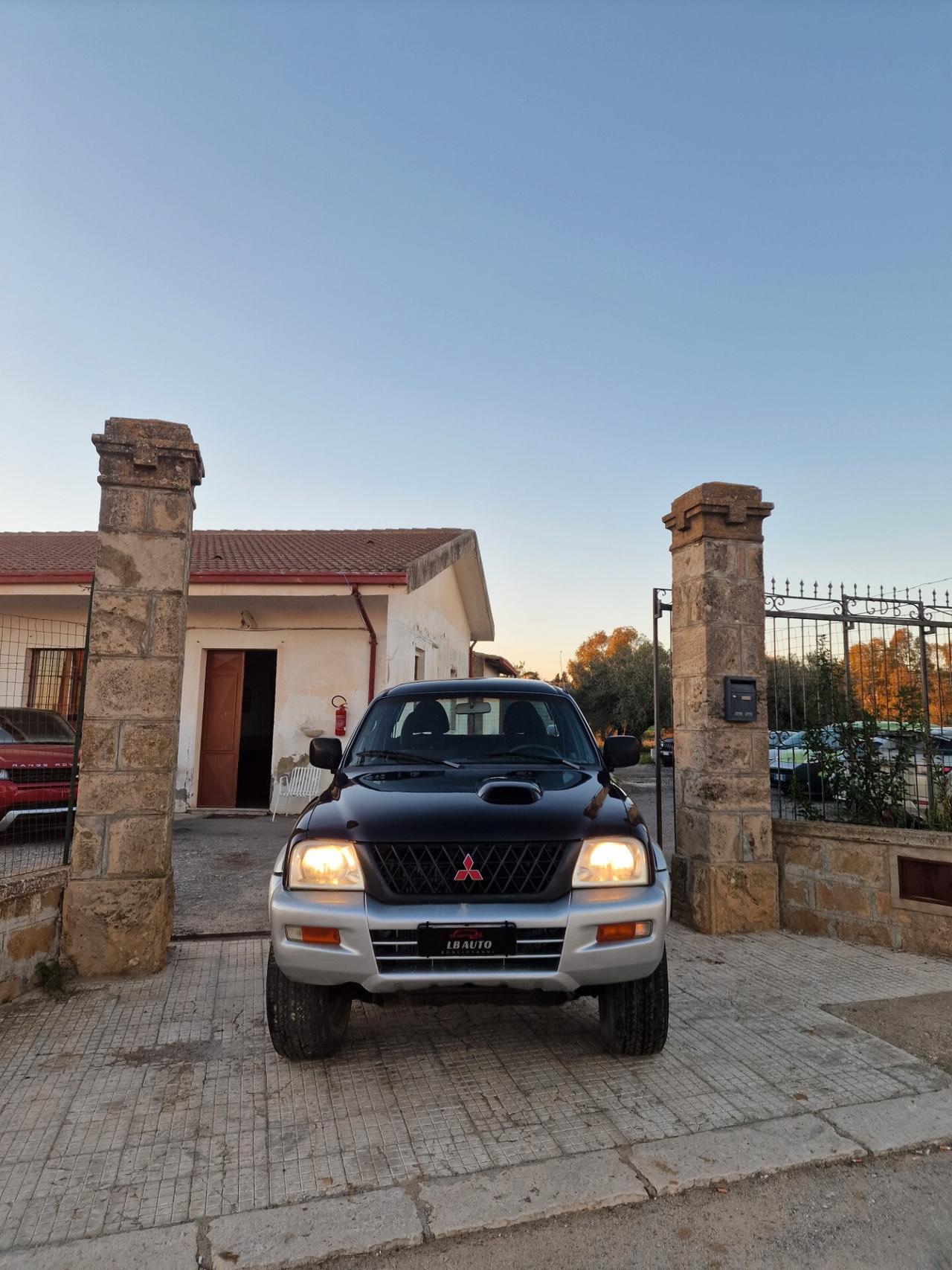 Mitsubishi L200 2.5 TDI 4WD Club Cab Pick-up GLS