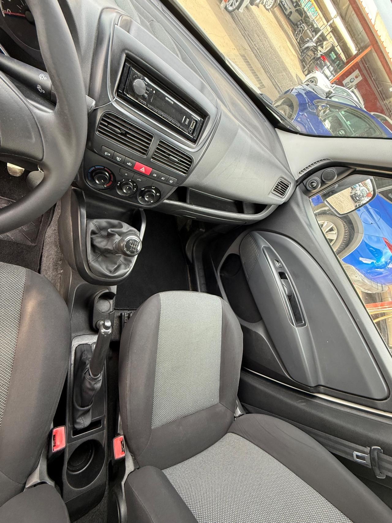 Doblò 1.6 MJT /( 80 mila ) UNIPRO/RATE/5 POSTI/PERMUTE