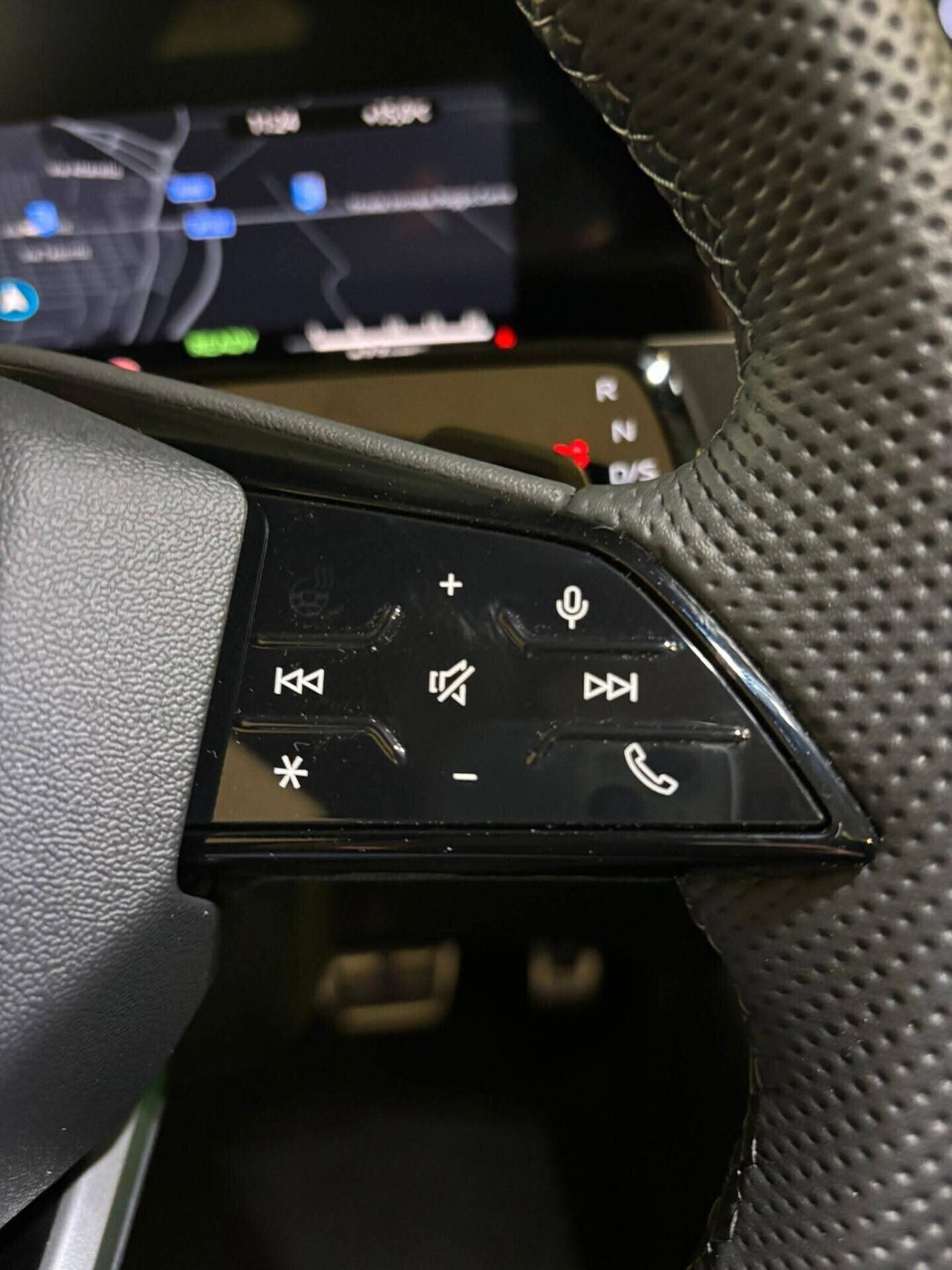 Audi Q3 35 TDI S tronic line edition//*