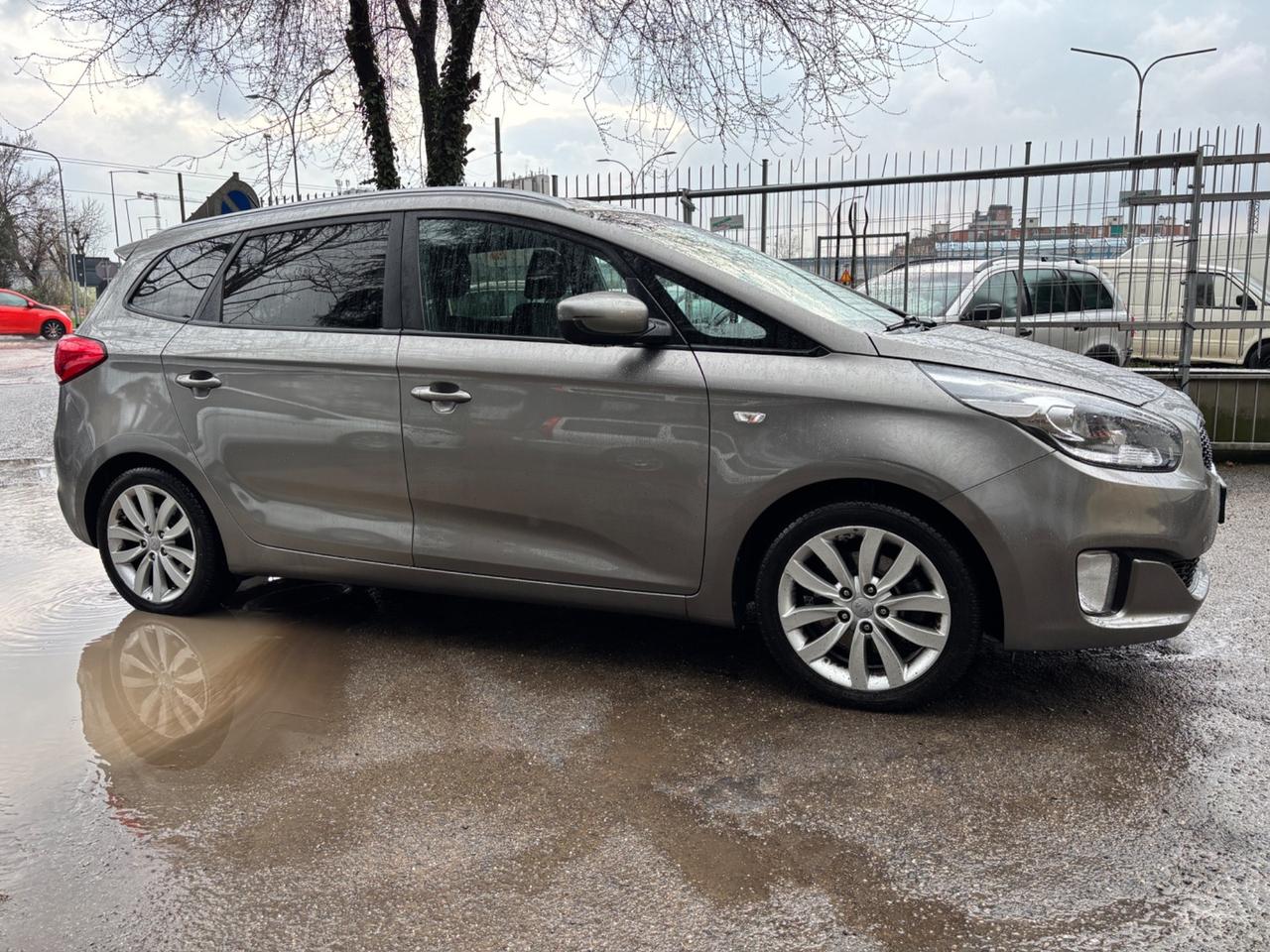 Kia Carens 1.7 CRDi 141 CV Platinum