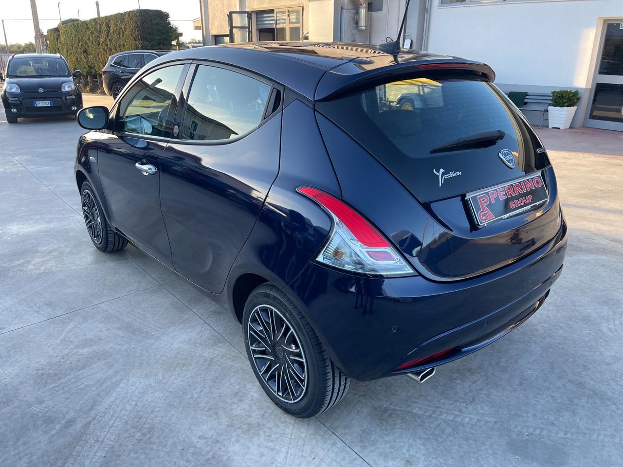 Lancia Ypsilon 1.0 FireFly 5 porte S&S Hybrid Ecochic Gold