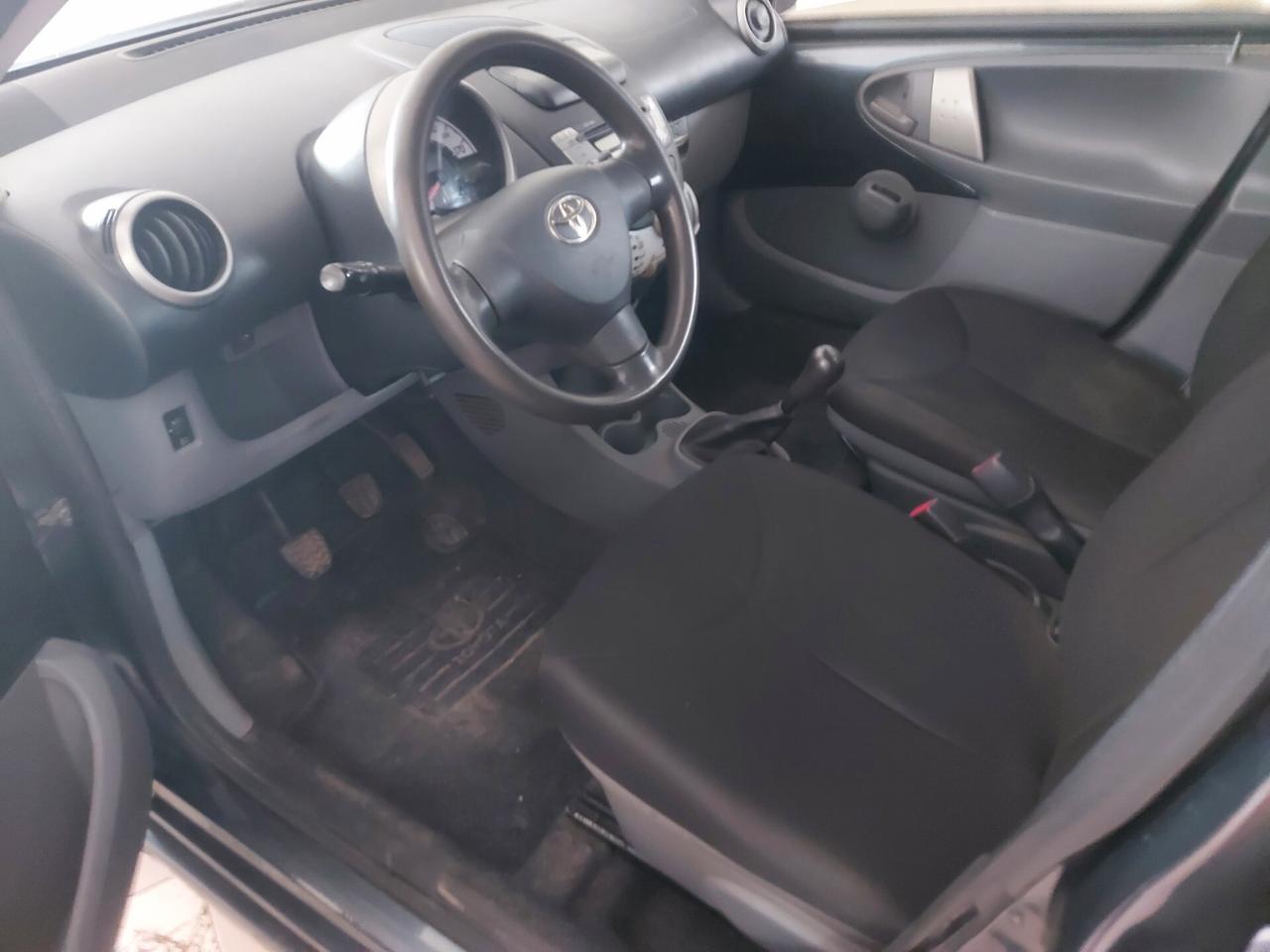 Toyota Aygo 1.0 benz 2011 5 porte