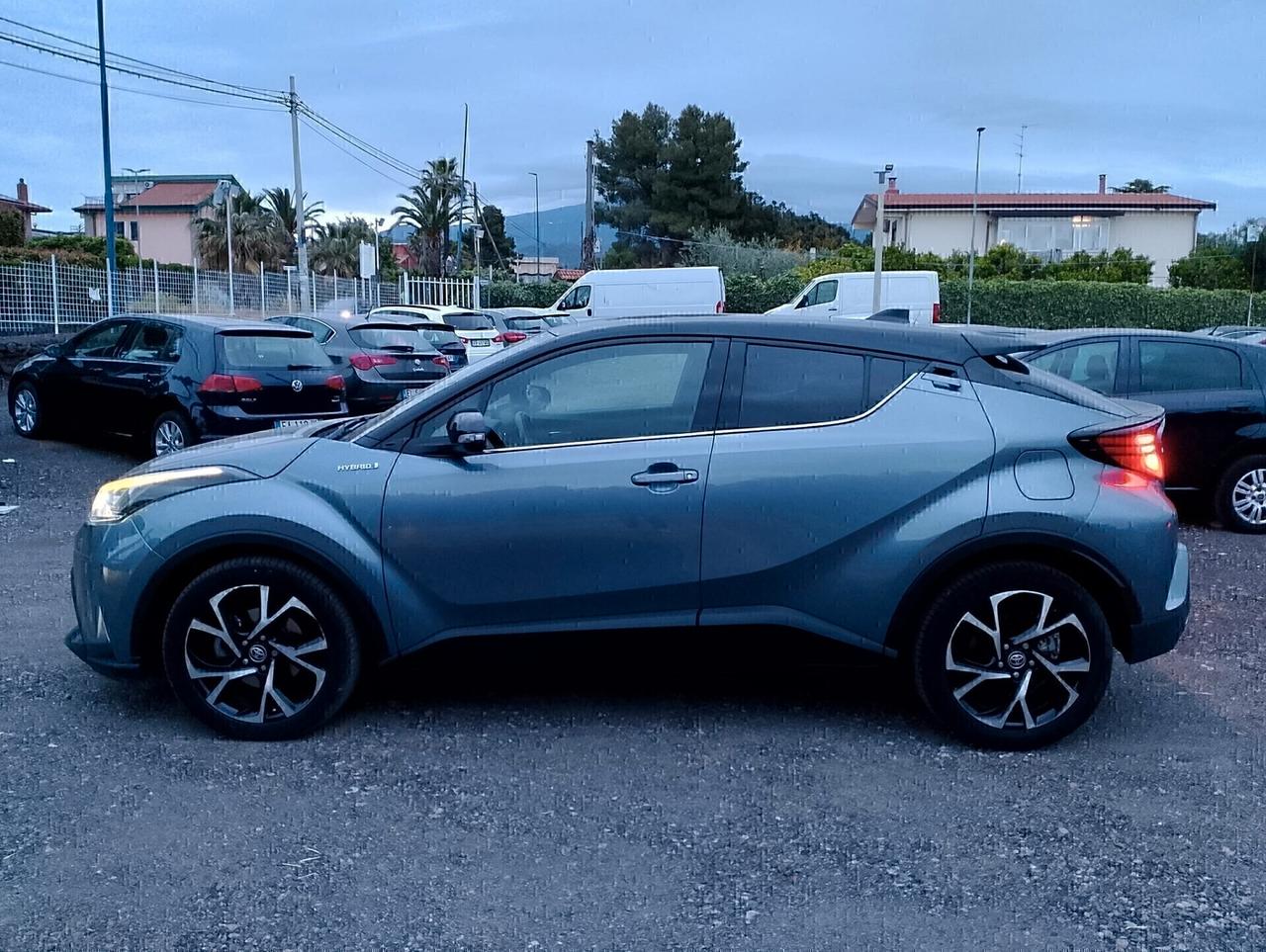 Toyota C-HR 2.0 Hybrid E-CVT Premiere