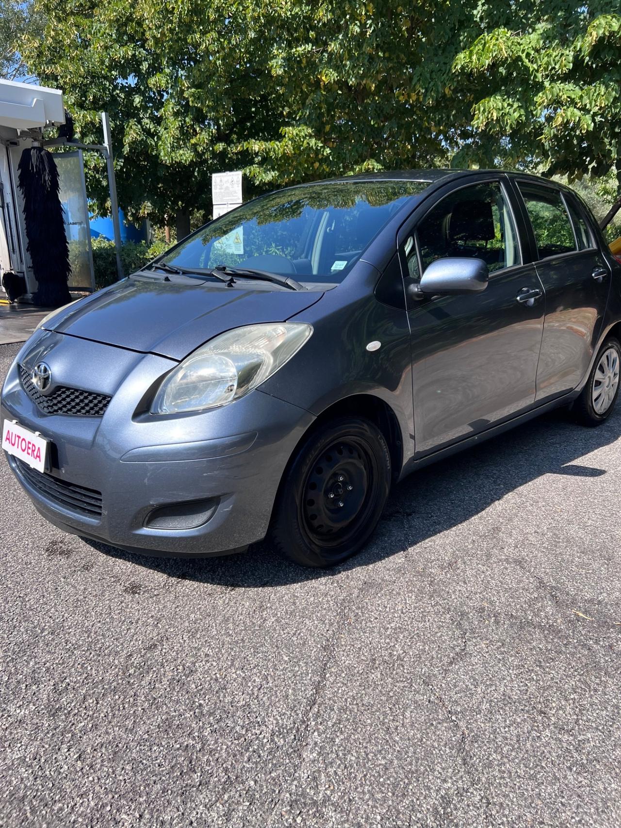 Toyota Yaris 1.0 5 porte