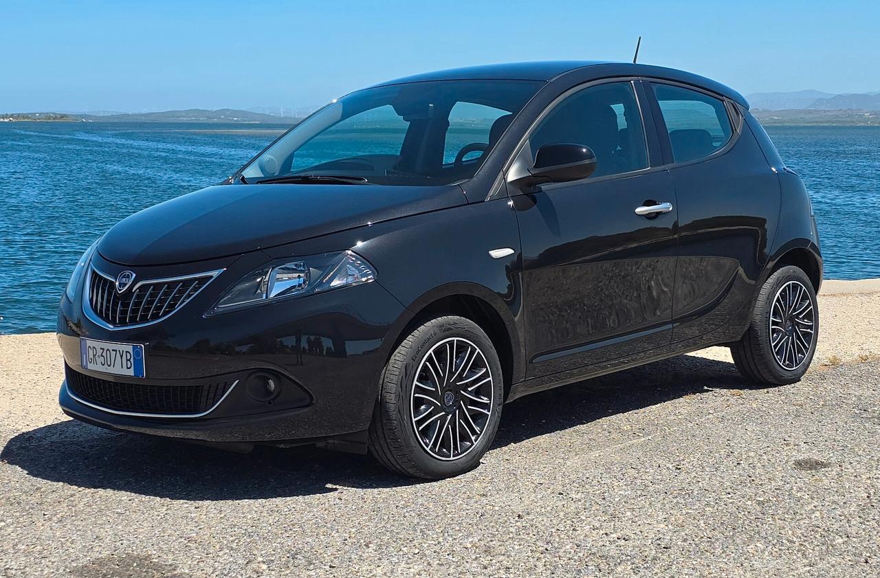 Lancia Ypsilon 1.0 FireFly 5 porte S&S Hybrid Gold
