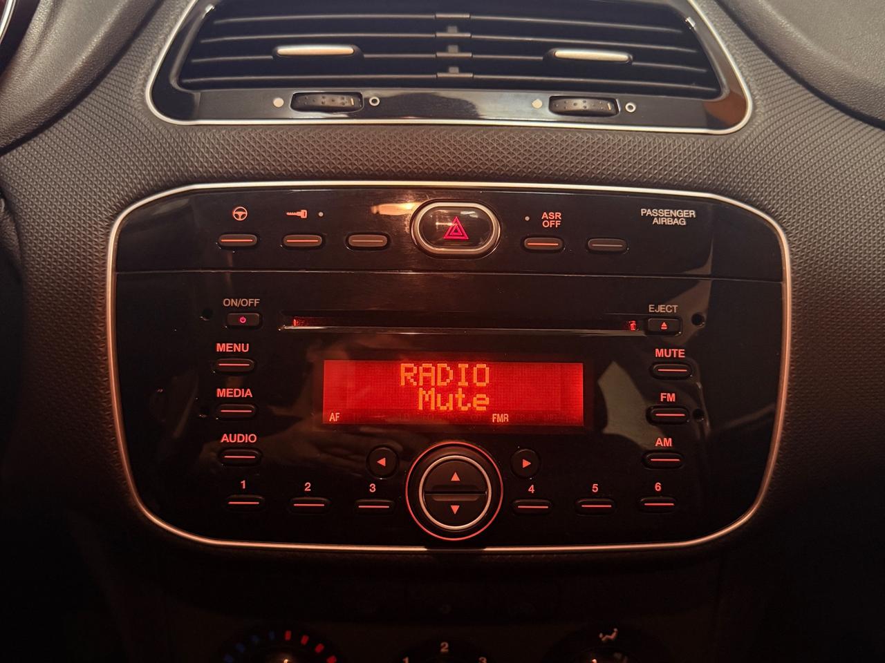 INCREDIBILE FIAT PUNTO CON SOLI 13.937 KM