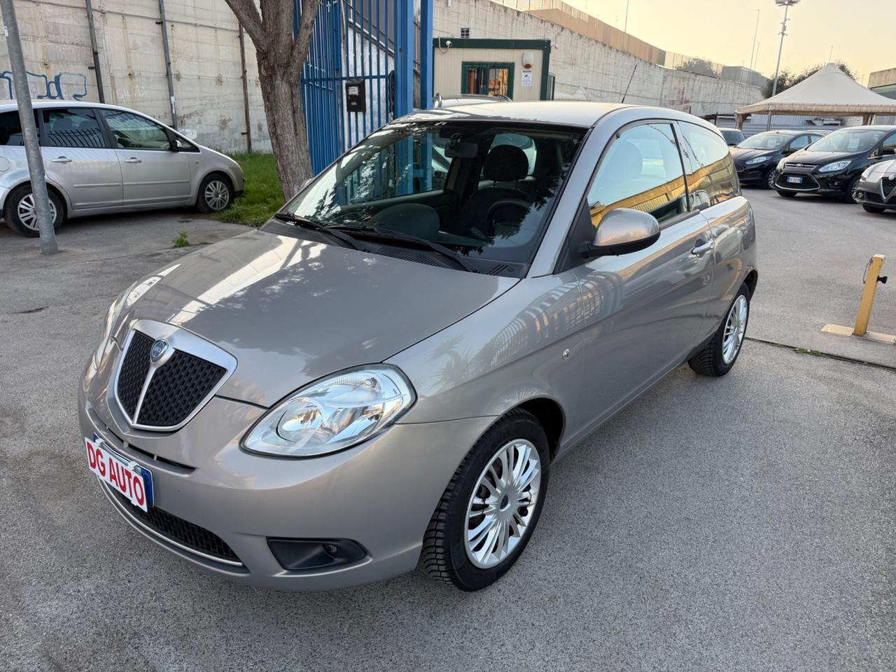 Lancia Ypsilon Cambio Automatico 1.3 mjt 75 cv 2010