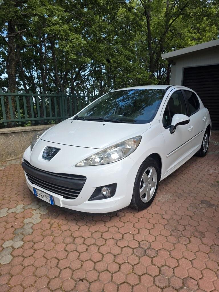 Peugeot 207 1.4 HDi 70CV 5p. Energie neopatentati