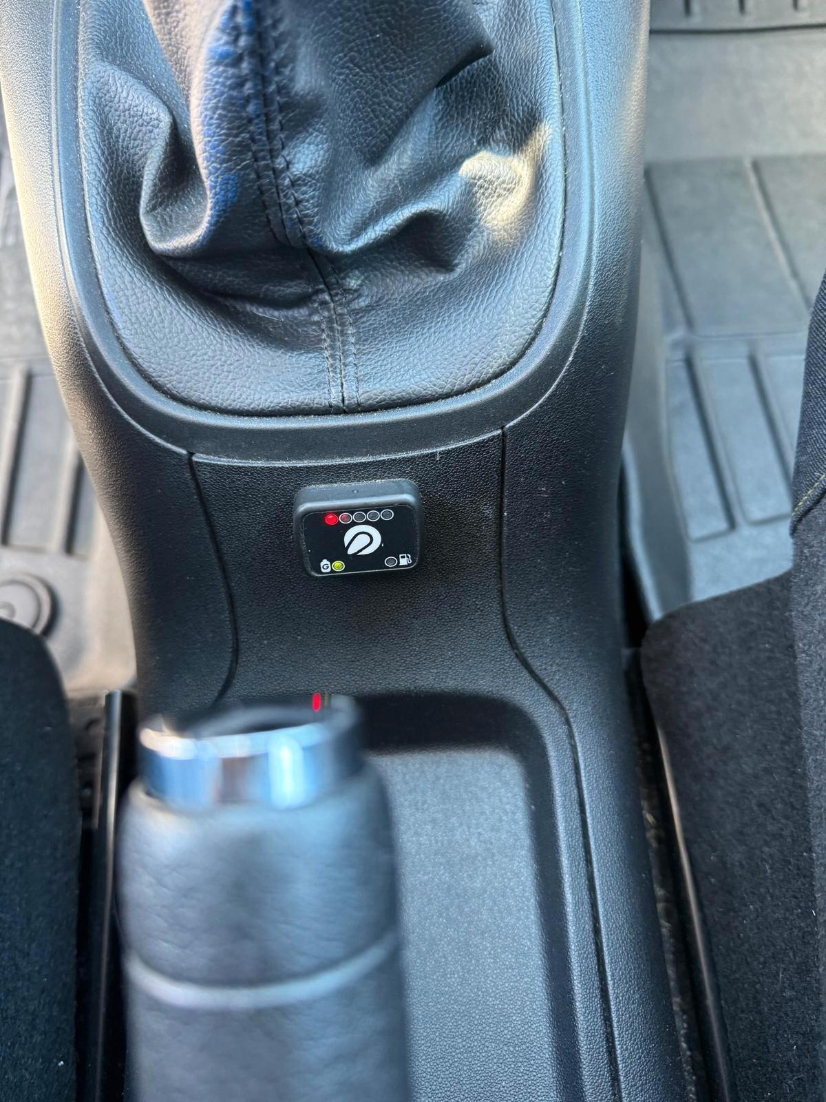 Citroen C3 PureTech 82 GPL Shine Tetto Rosso pari al nuovo