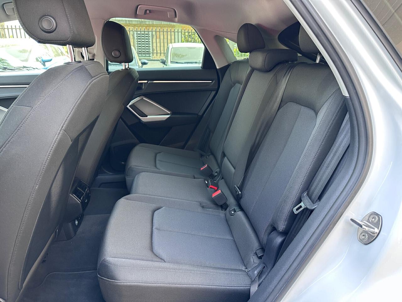 Q3 SPB 35 TDI S tronic Business Plus