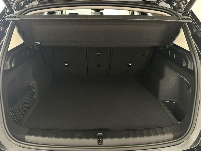 BMW X1 U11 sdrive18d X-Line auto